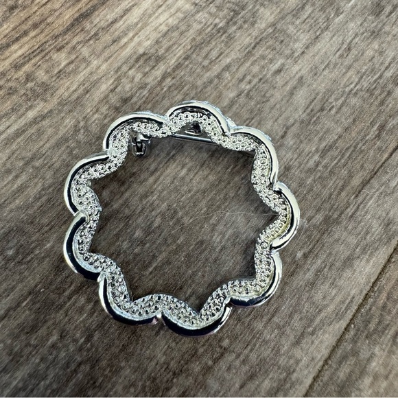 Vintage Gerry’s Silver Brooch Pin - Picture 1 of 8